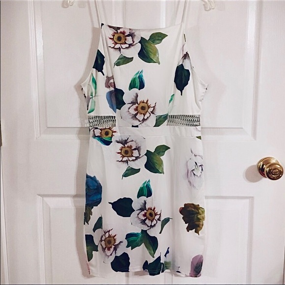 Dresses & Skirts - Floral square neck dress